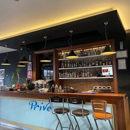 Bar Prive 4*